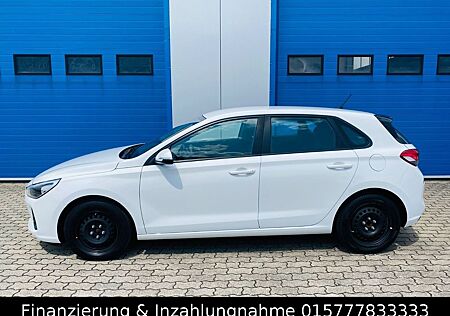 Hyundai i30 Select Klima Bluetooth Tempomat 8 Fach