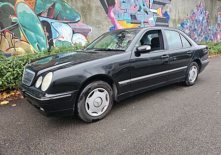 Mercedes-Benz E 220 CDI ELEGANCE