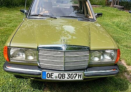 Mercedes-Benz 200 Oldtimer Diesel 60 KW mit Wertgutachten