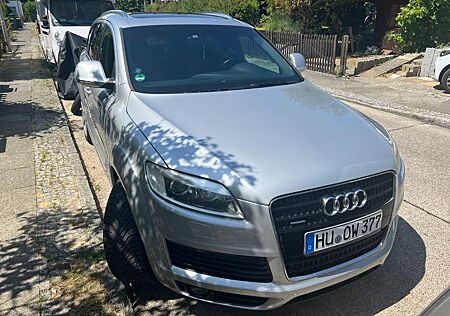 Audi Q7 3.0 TDI (DPF) quattro tiptronic 7 Sitzer