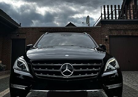 Mercedes-Benz ML 350 BlueTEC 4MATIC AMG Vollausstattung
