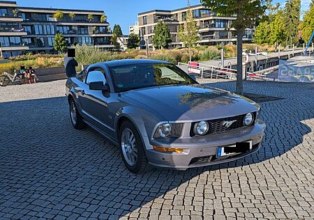 Ford Mustang GT V8 - Bestzustand! Deutsche Zulassung