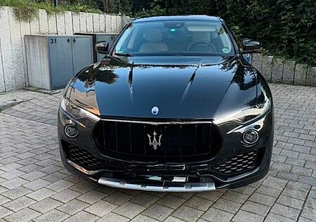 Maserati Levante Diesel 3.0 V6 - AHK - Soft Close