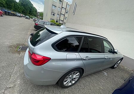 BMW 330i xDrive Touring Advantage Automatic Adva...