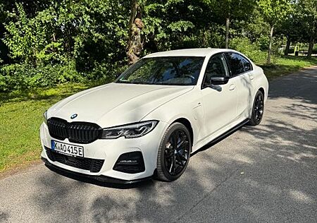 BMW 330e M Sport Automatik