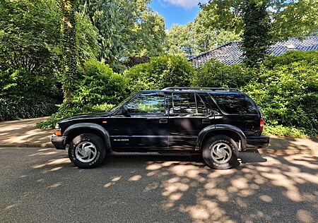 Chevrolet Blazer LT "The Rock"