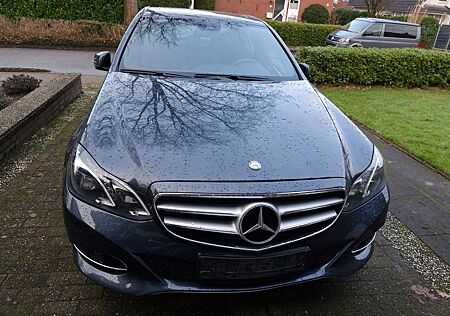 Mercedes-Benz E 220 BlueTEC 4MATIC AVANTGARDE Autom. AVANT...