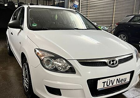 Hyundai i30 1.4 Classic Standheizung