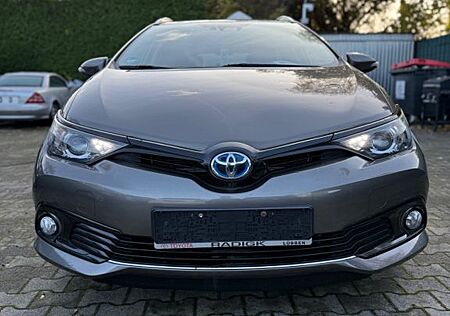 Toyota Auris Touring Sports Hybrid Team D