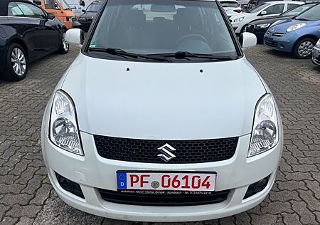 Suzuki Swift Lim. Black and White