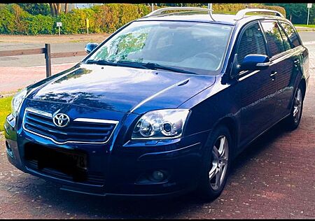 Toyota Avensis Combi Executive 2.0-l-D-4D Executive