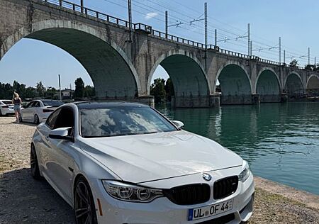 BMW M4 F82, GRAIL, Scheckheft, Top Zustand,