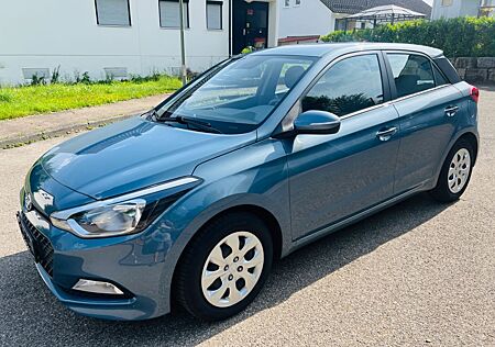 Hyundai i20 1.Hand, Scheckheftgepflegt, Unfallfrei