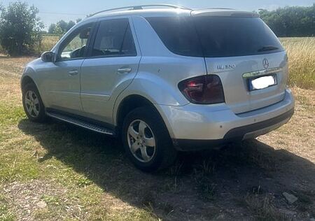 Mercedes-Benz ML 320 CDI - SUV mit Allrad. Anhängerkupplung