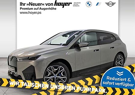 BMW iX xDrive40 AHK Pano Laserlicht Sportpaket DAB