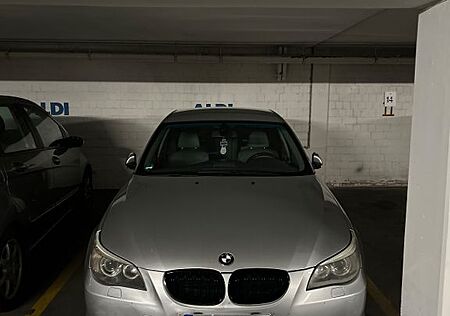 BMW 520i A -