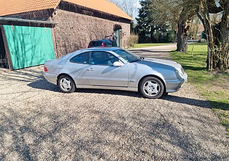 Mercedes-Benz CLK 200 AVANTGARDE Avantgarde