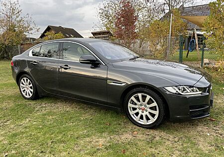 Jaguar XE 2.0d 180PS Prestige Automatik