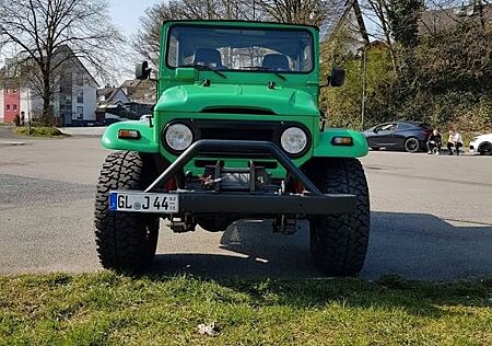 Toyota Land Cruiser FJ 40 Frame off Resto