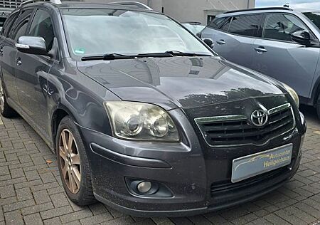 Toyota Avensis Kombi 1.8 Travel Klimaauto Navi Allwette