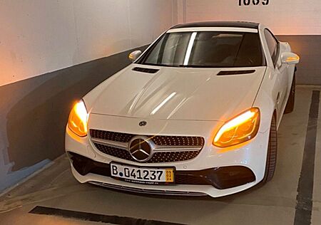 Mercedes-Benz SLC 300 RedArt Edition Autom. RedArt Edition