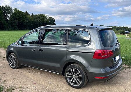 VW Sharan Volkswagen 2.0 TDI Highline, Pano, Navi, AHK, DSG