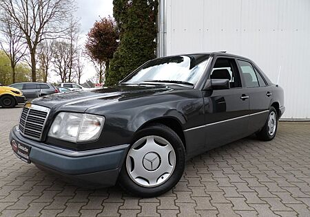 Mercedes-Benz E 200 E200D W124 el. Schiebed AHK Mopf 5 Gang