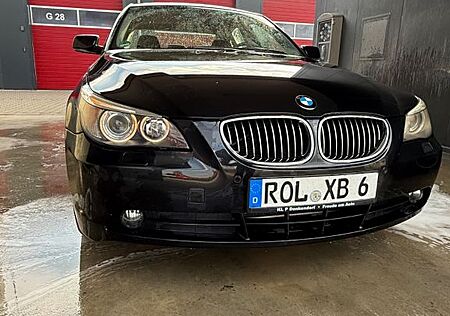 BMW 523i -