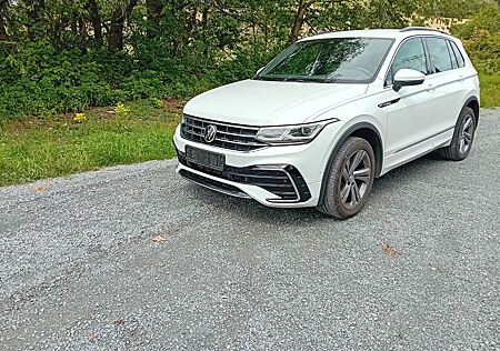 VW Tiguan Volkswagen 2.0 TDI IQ.Light SCR 4MOTION DSG R-Lin