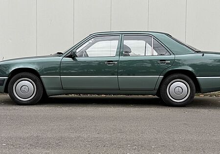 Mercedes-Benz 220 220E W124 Klima, H-Kennz., Autom. 2.Hd.