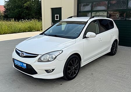 Hyundai i30 Classic 1.6 crdi, Klima, SHZG, TÜV+AU Neu
