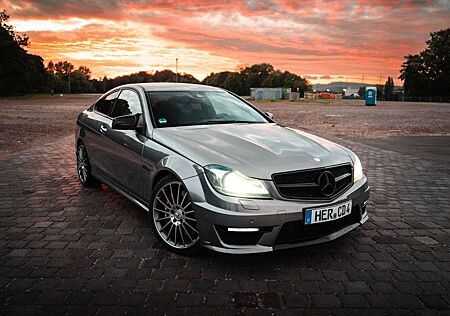 Mercedes-Benz C 63 AMG Coupé Deutsches Fahrzeug