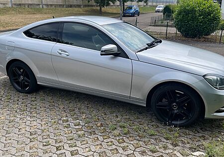 Mercedes-Benz C 250 Coupé Autom. -