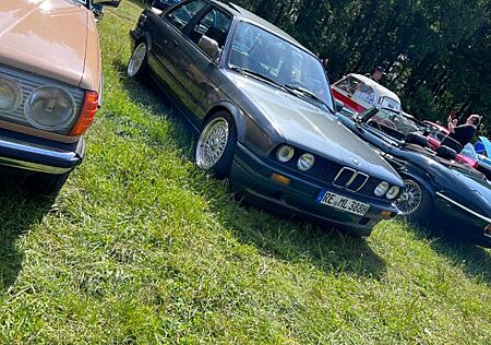 BMW 318 E30 i