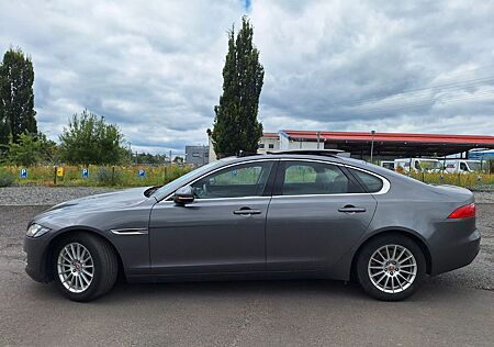 Jaguar XF Prestige*Navi*Leder*Bi-Xen*Pano*PDC+Cam*SHZ