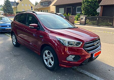 Ford Kuga 1,5 EcoBoost 4x2 ST-Line Ruby Rot