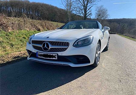 Mercedes-Benz SLC 300 RedArt Edition Autom. RedArt Edition