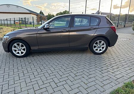 BMW 116i - 1 Hand Limousine