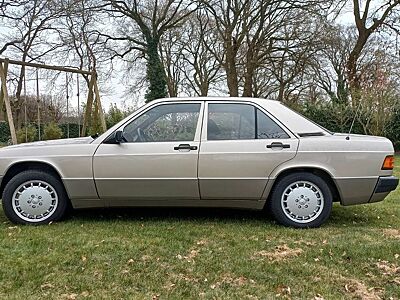 Mercedes-Benz W201 190E. ROSTFREI