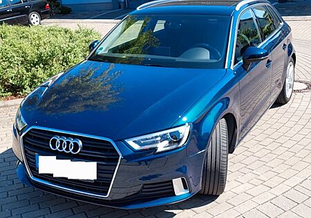 Audi A3 30 TFSI Sportback sport; Pano; AHK;