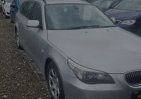 BMW 523i A touring -