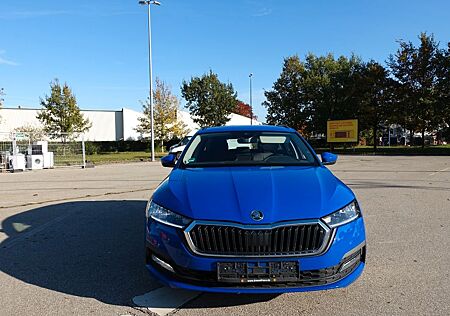 Skoda Octavia Combi Ambition 2,0TDI LED Navi AHK SHZ