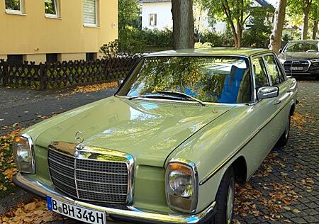 Mercedes-Benz 200