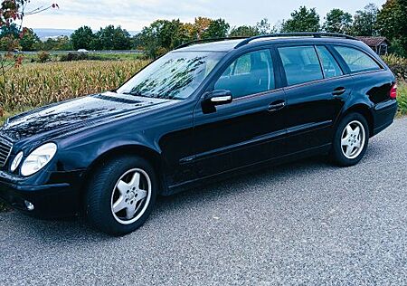 Mercedes-Benz E 240 4MATIC T CLASSIC Classic