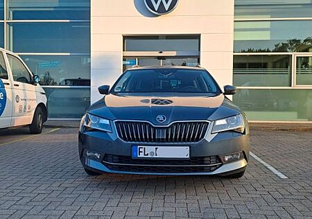 Skoda Superb 2.0 TDI Style Combi Style