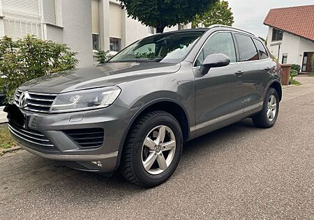 VW Touareg Volkswagen 3.0 V6 TDI (262 PS) · Allrad · Scheck