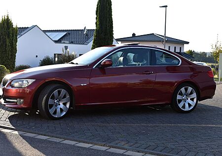 BMW 330d xDrive Coupé Vollausstattung 2.Hd/Motor neu