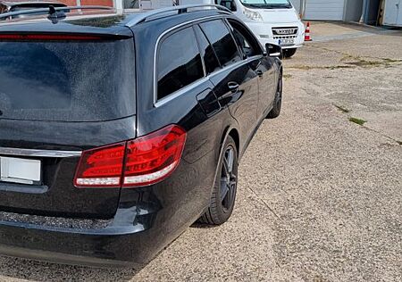 Mercedes-Benz E 300 BlueTEC T -