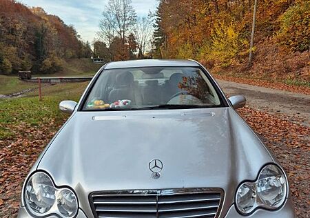 Mercedes-Benz C 180 W203 C180 Kompressor/ TÜV NEU/ 2. HAND
