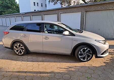 Toyota Auris Touring Sports Touring S. Hybrid 1,8-l...